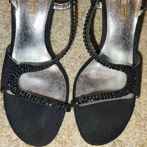 Moda Spana Black Heels with Glittering Embellishments - Picture 2 of 10